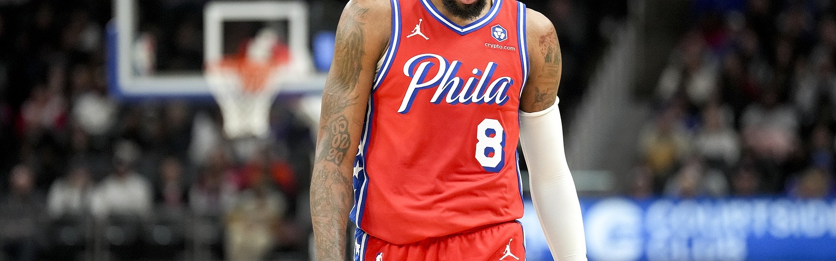 每年都有异常的76人平静得有些反常 乔治的禁赛打破了这一局面